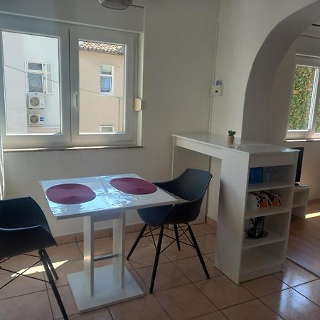 Apartmani Iris I Ana Crikvenica Luaran gambar
